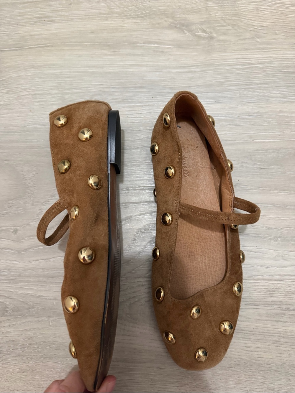 Madewell Greta Flats in Tan Suede with Gold Studs - Picture 2 of 3